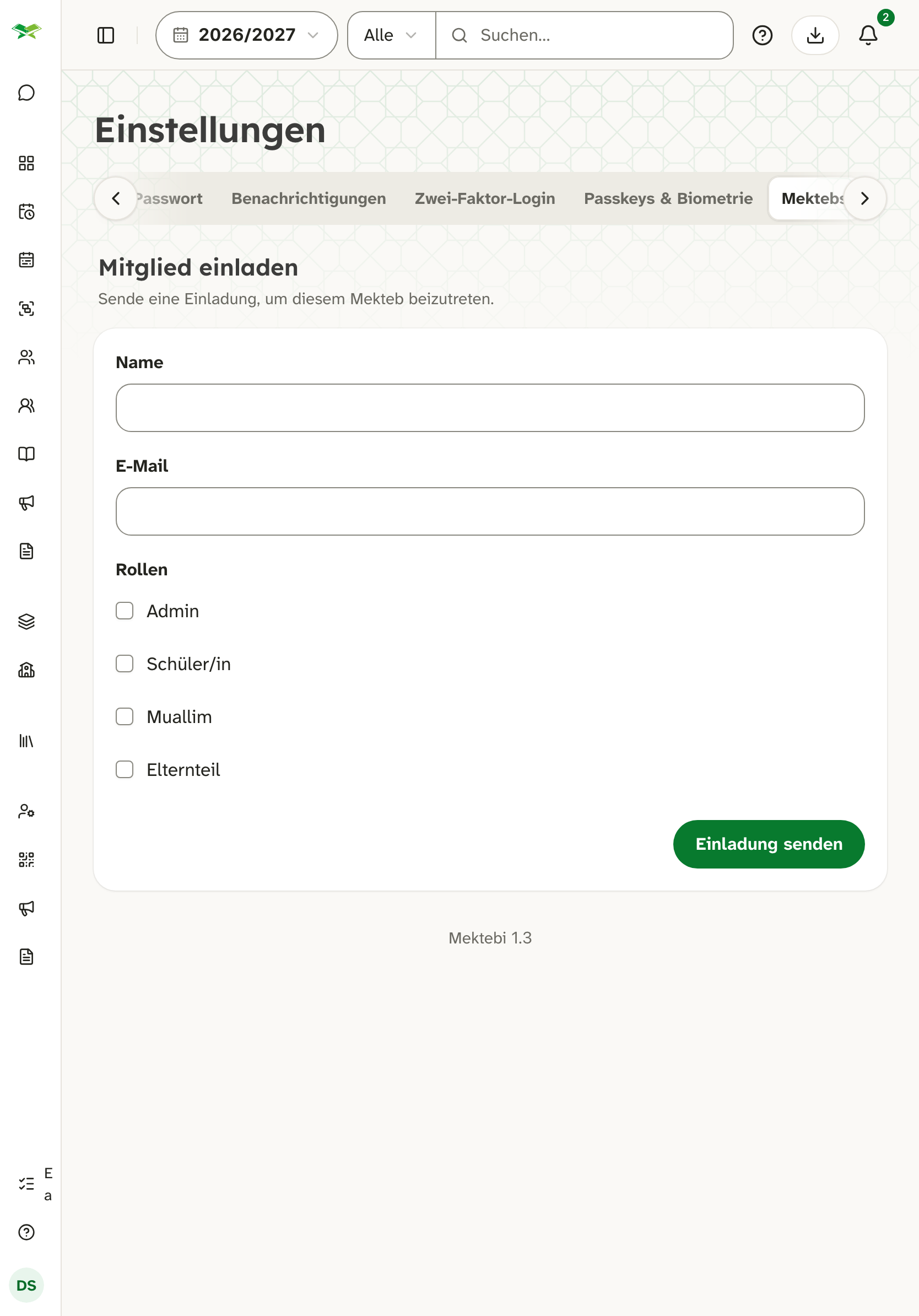 Formular «Mitglied einladen» mit Name, E-Mail, Rollen (Admin, Schüler/in, Muallim, Elternteil), «Einladung senden».