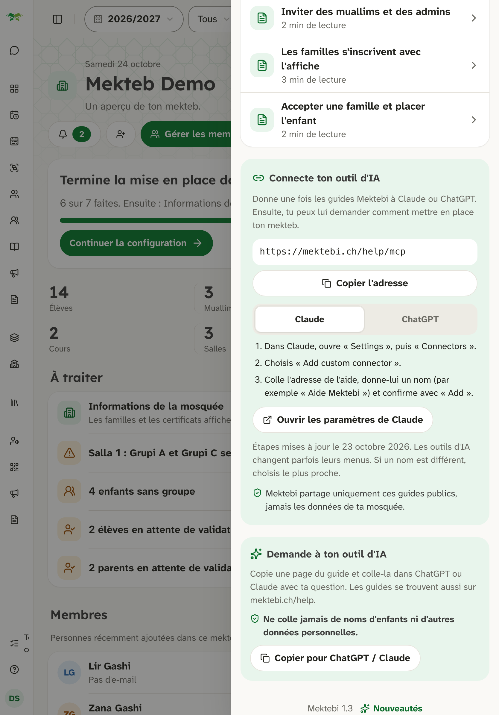 Panneau d'aide avec guides et carte d'IA ; en bas : « Mektebi 1.3 » et « Nouveautés ».