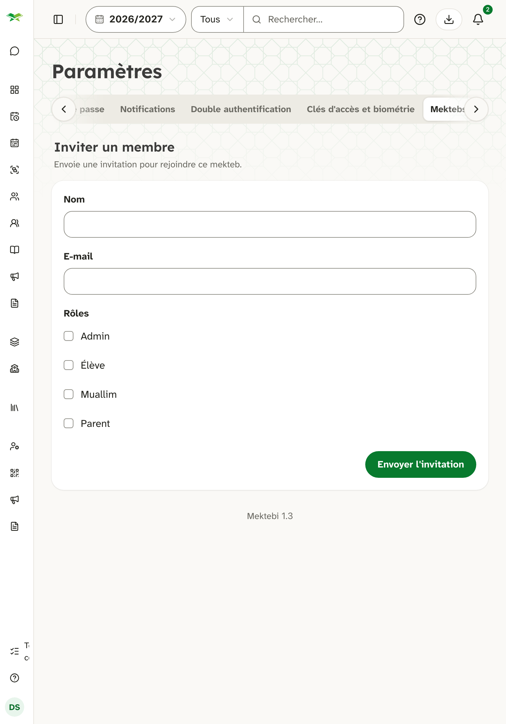 Formulaire « Inviter un membre » : nom, e-mail, rôles (Admin, Élève, Muallim, Parent), « Envoyer l'invitation ».