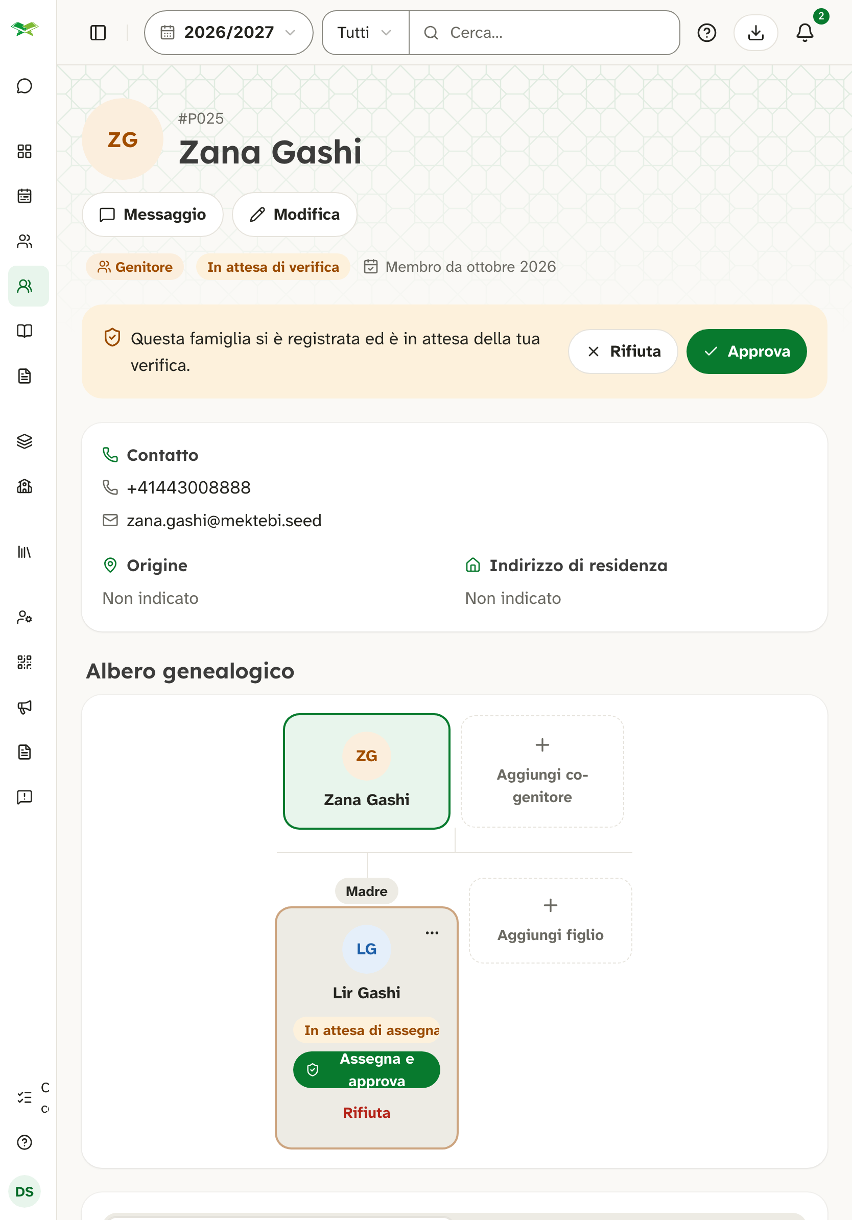 Pagina di Zana Gashi «In attesa di verifica», pulsanti Approva e Rifiuta, albero familiare con il bambino.